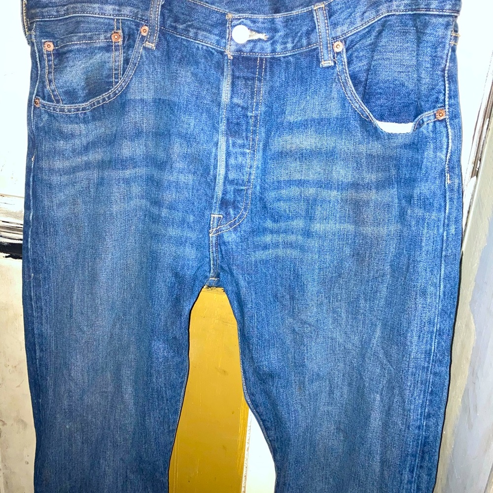Levis